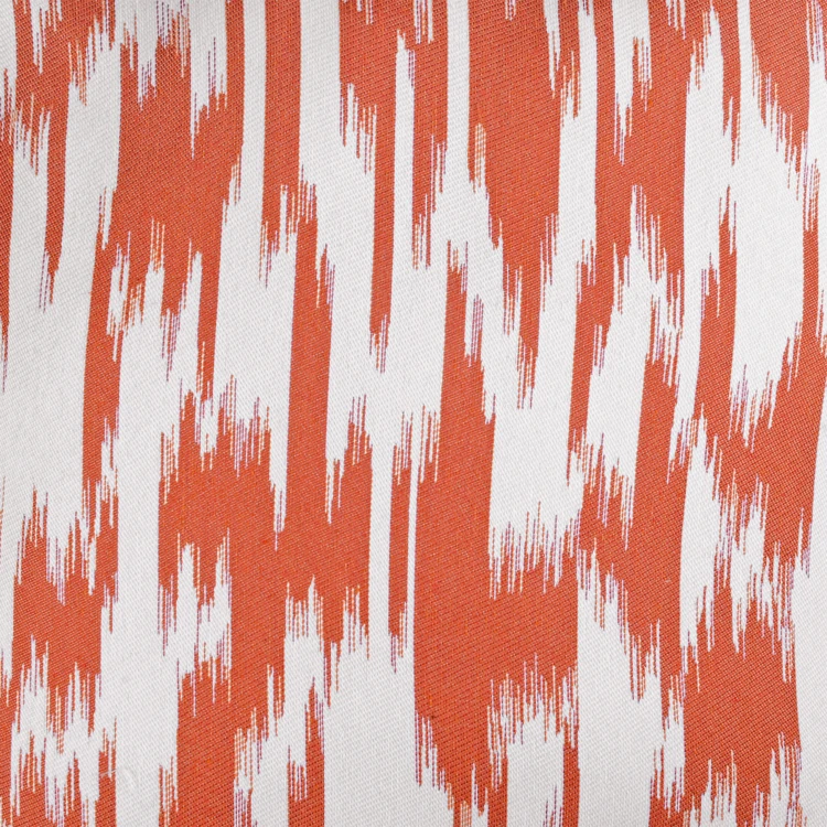 Jacquardvorhang mit Ikat-Muster aus Upcycling-Garnen