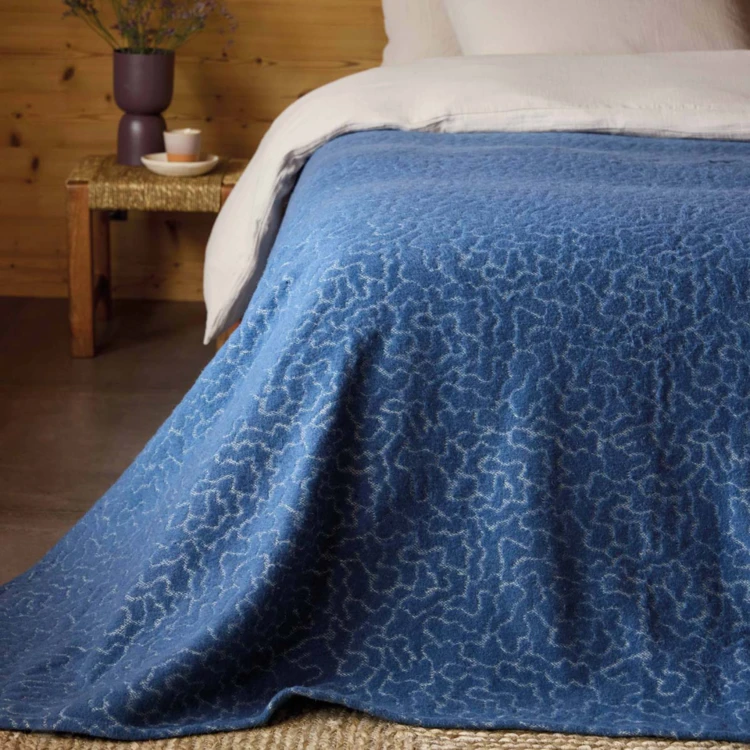 Jacquard-Wolldecke – Wolkenmuster