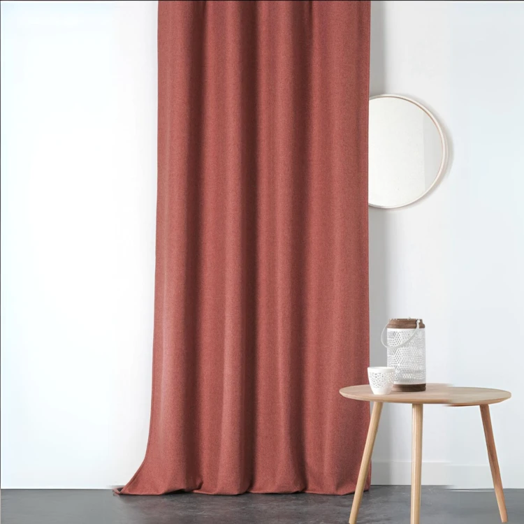 Tenda oscurante e isolante con treccia di arricchimento