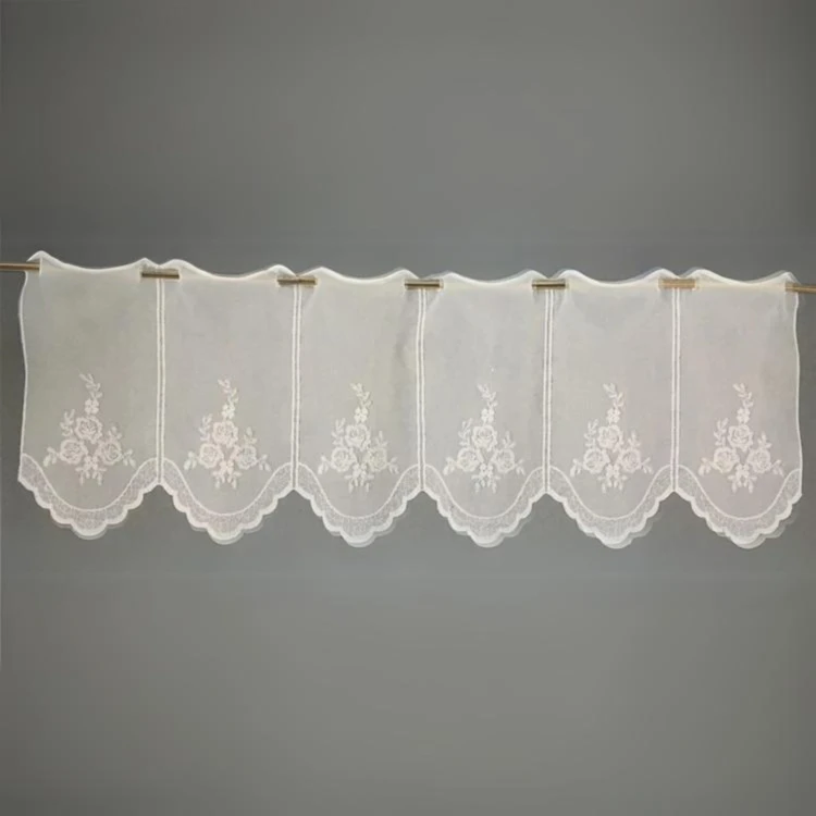 Bestickter Windschutz mit Blumenmotiven