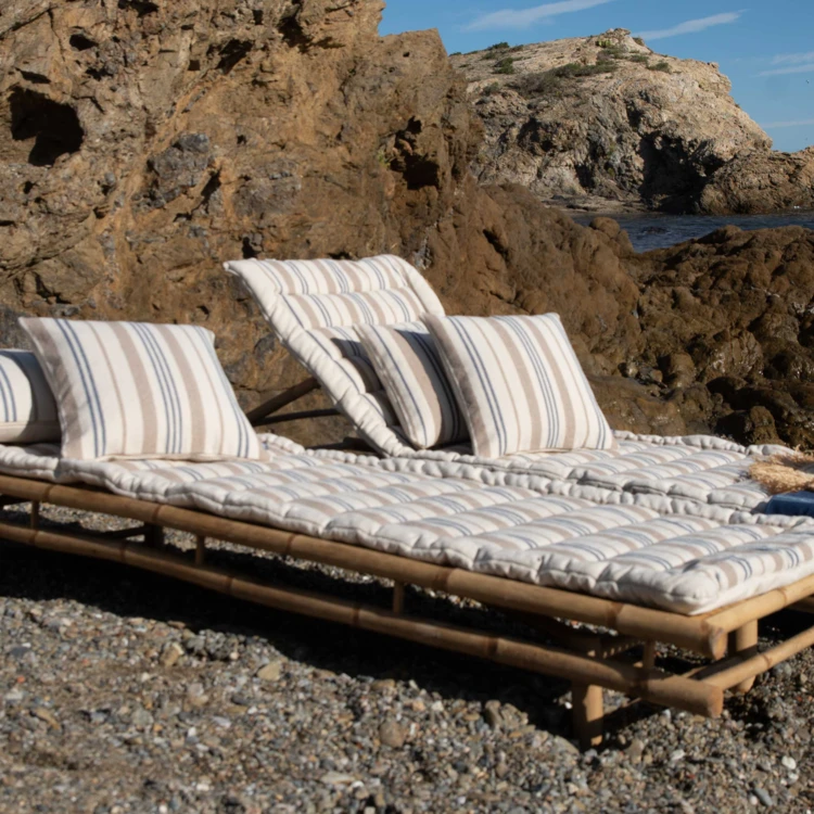 Matelas bain de soleil matelassé à rayures