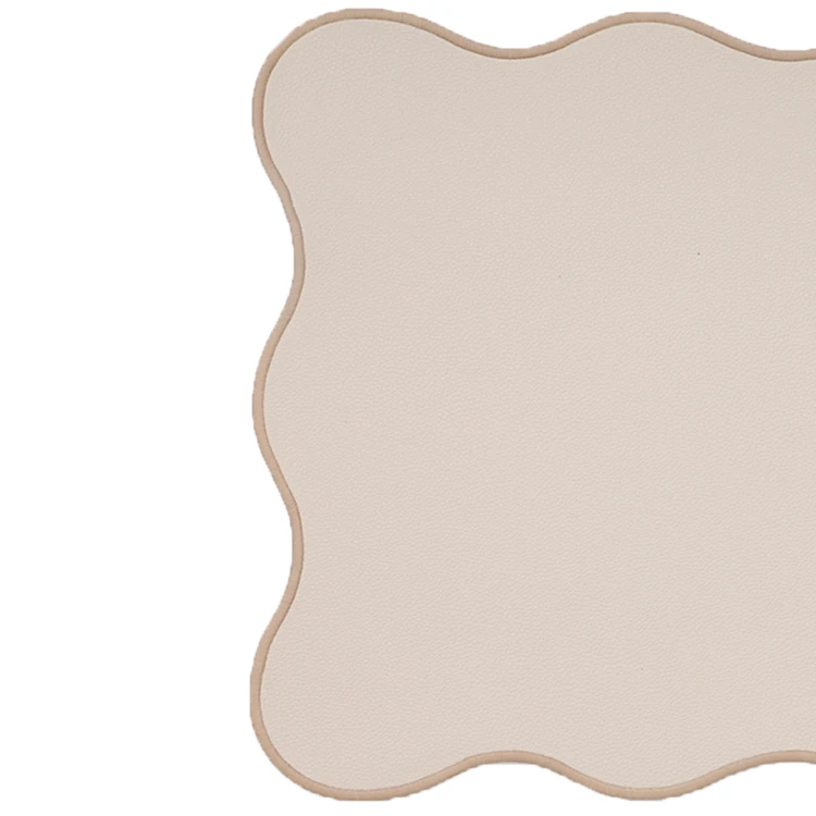 Set de table rectangulaire unis et bords ondulés