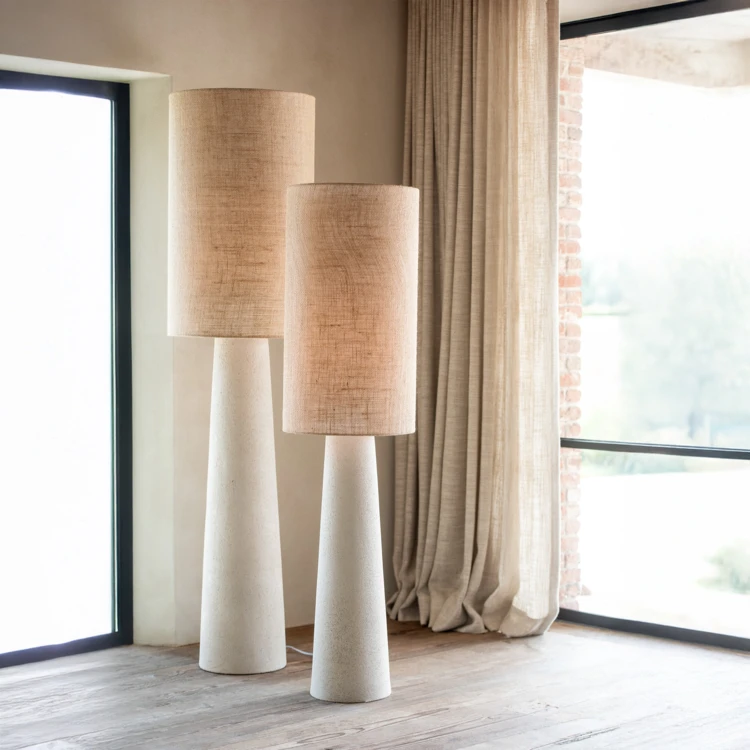 Stehlampe aus Jute und Glasfaser