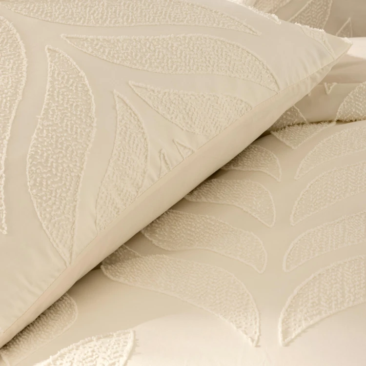 Parure de lit tuftée 3 pièces à motifs végétaux en relief housse + taies