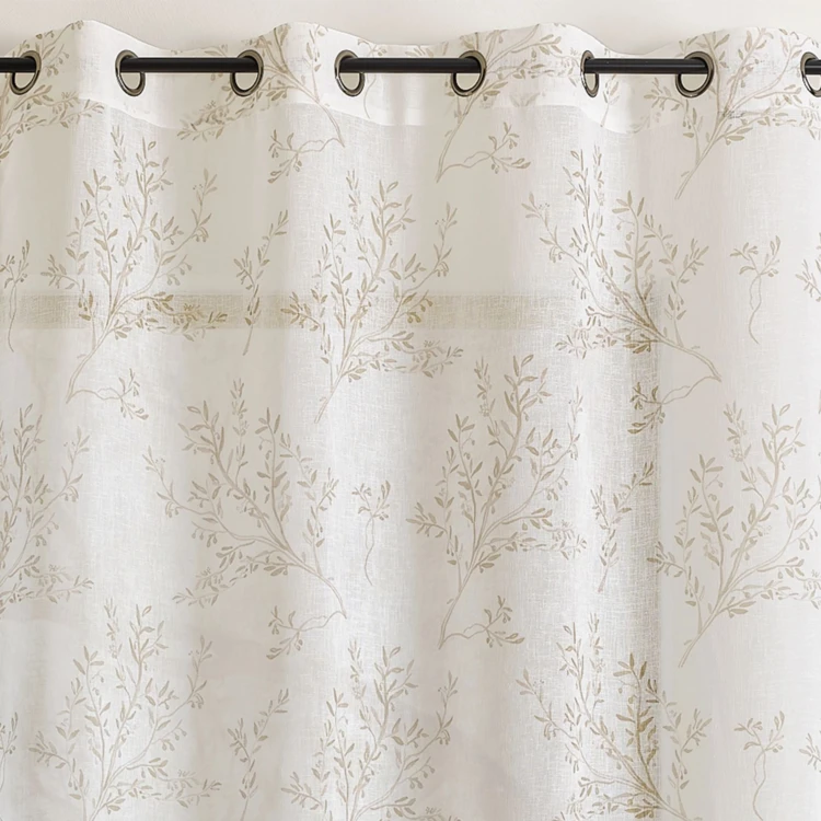 Voile estampado con ojales