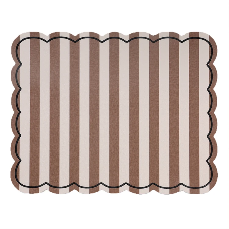 Set de table rectangulaire à rayures avec bords ondulés