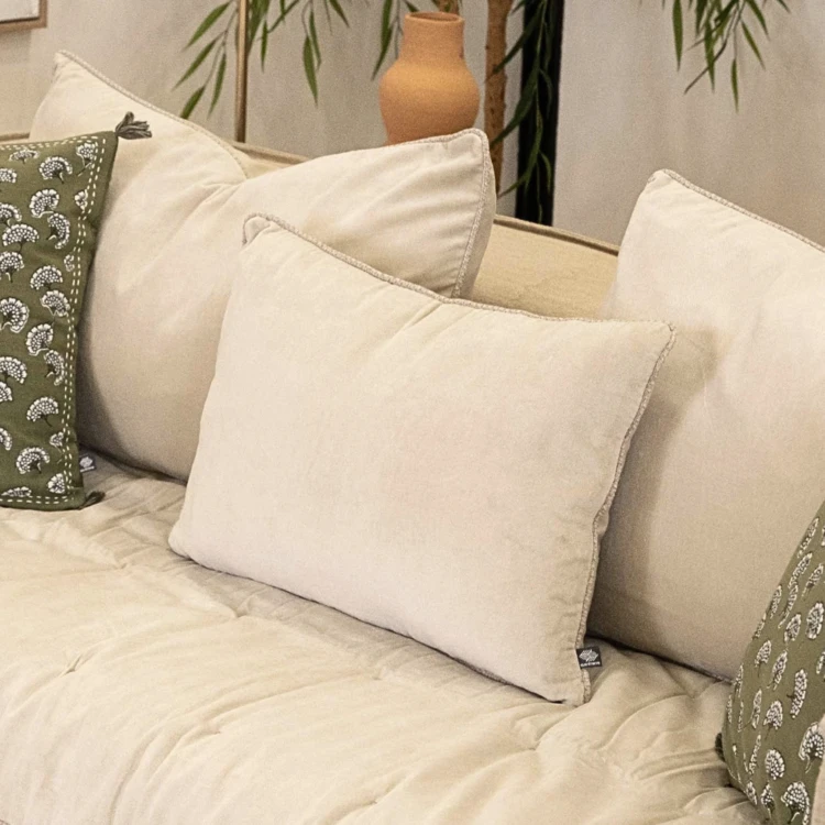 Coussin en velours réversible