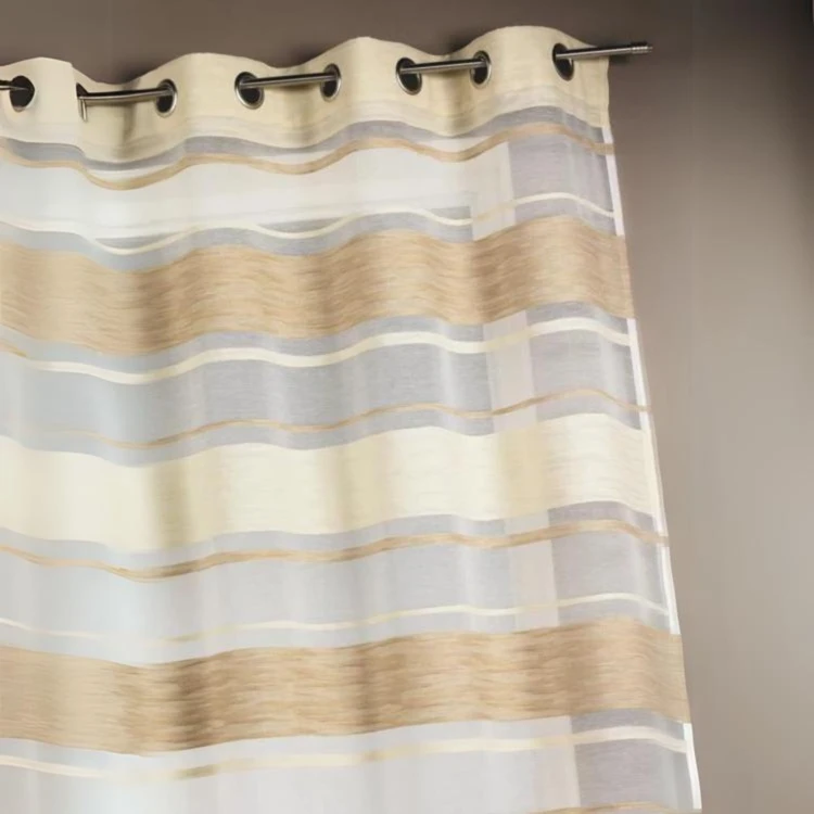 Jacquard-Vorhang mit horizontalen Streifen