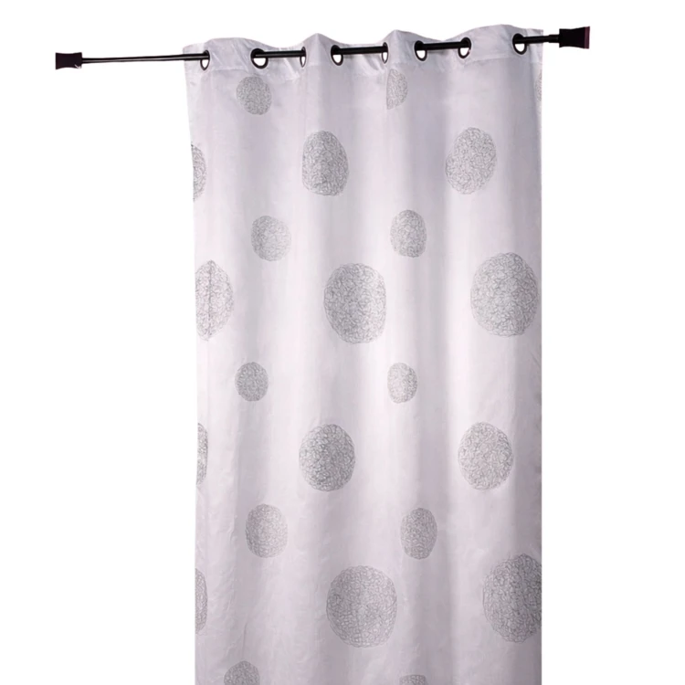 Cortina de shantung branco, bordada com círculos mistos