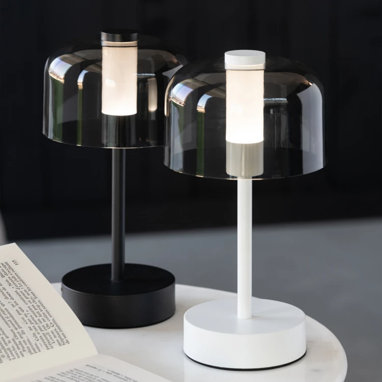 Kabellose LED-Tischlampe Design