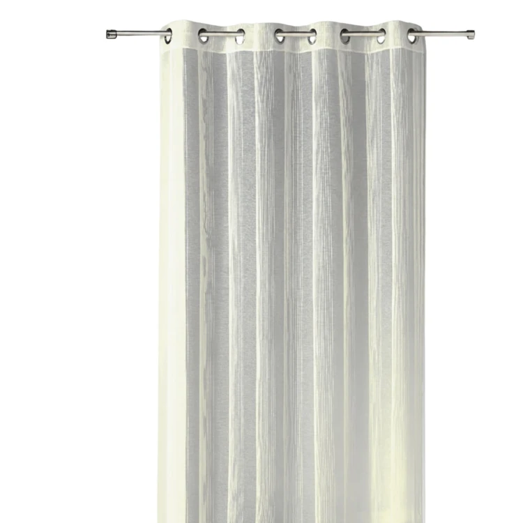 Cortina transparente com riscas verticais finas tom sobre tom