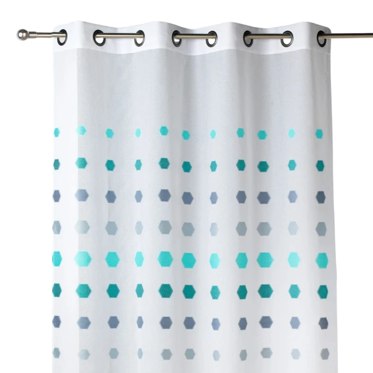 Cortina de organza com pontos geométricos
