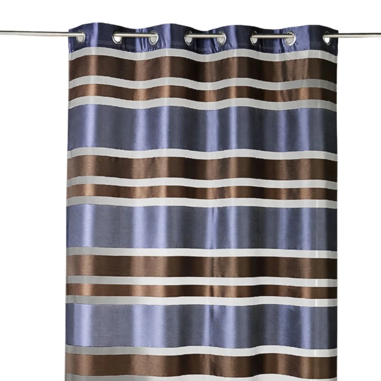 Farbiger Organza-Vorhang mit horizontalen Streifen