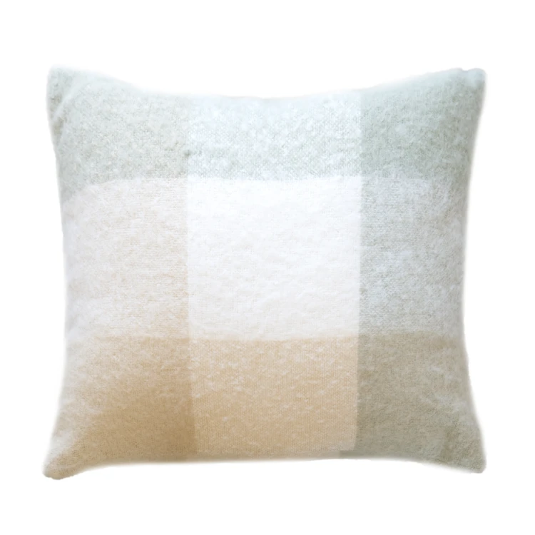 Capa de almofada xadrez com aspeto de mohair