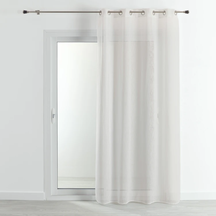 Cortinas de crivo com ilhós