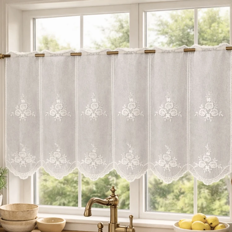 Bestickter Windschutz mit Blumenmotiven