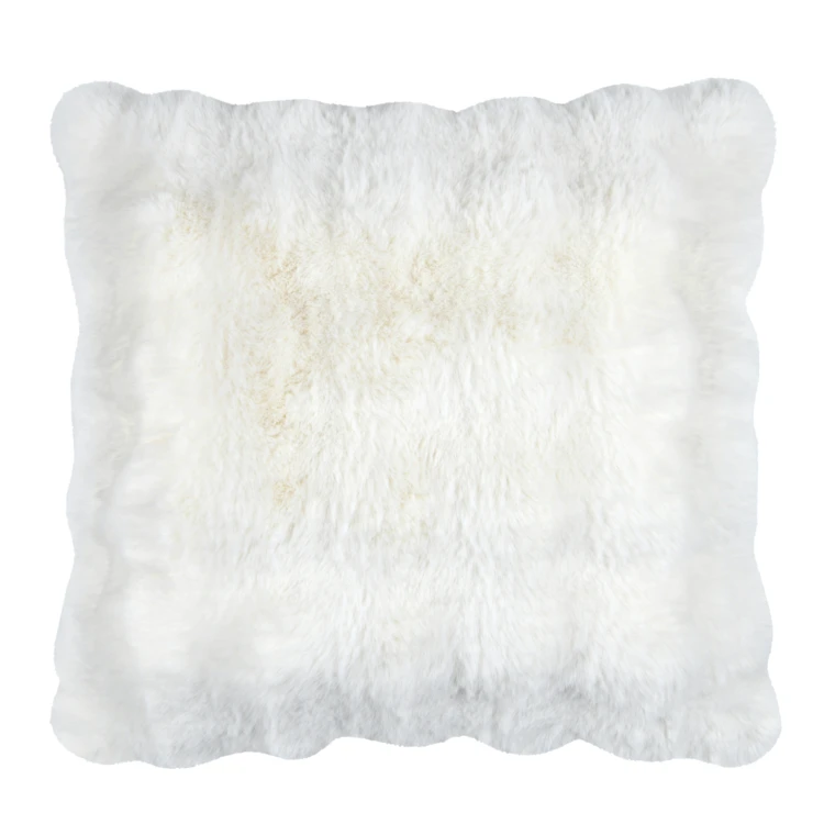 Coussin déhoussable imitation fourrure