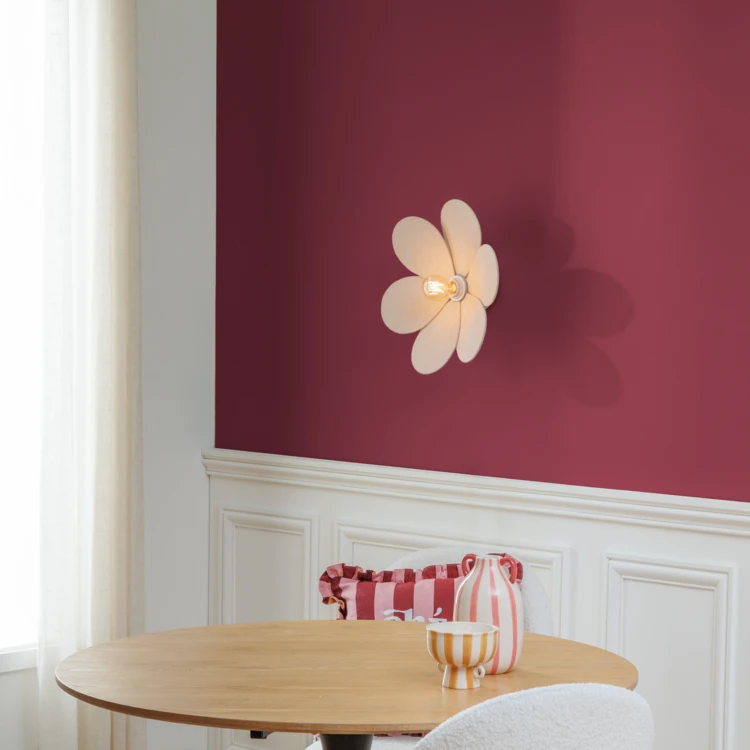 Wandleuchte in Blumenform aus Leinen