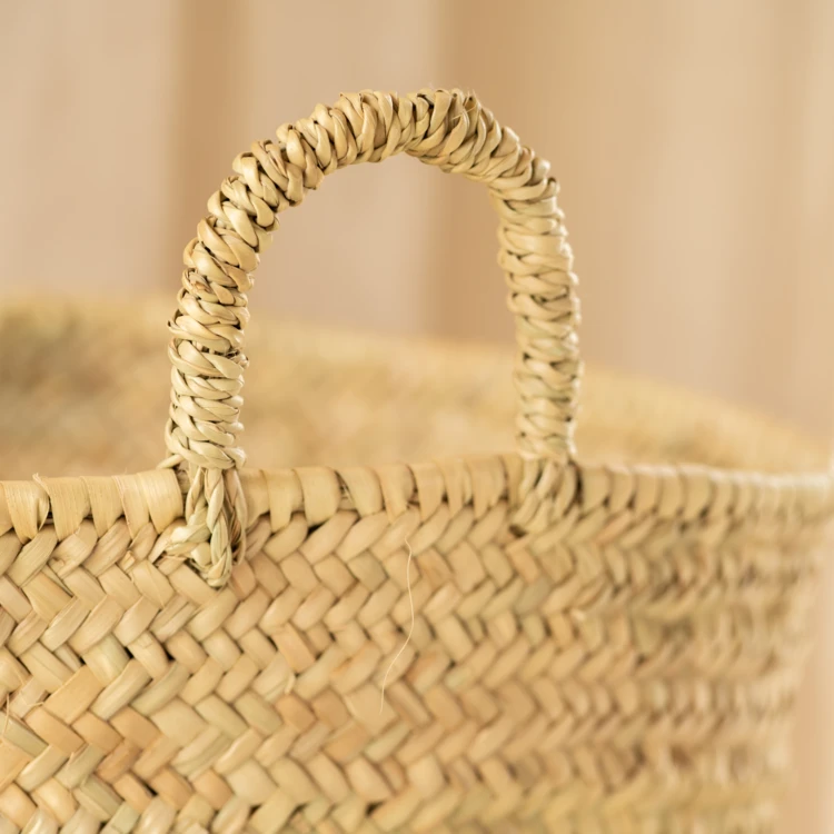 Grote palmbladmand met handvat