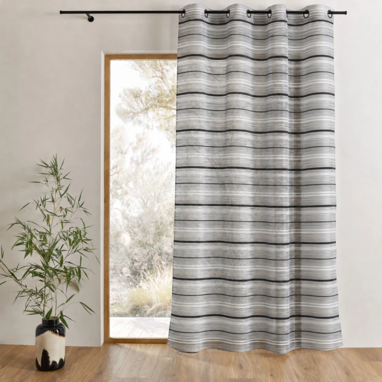 Voile di organza a righe orizzontali con occhielli