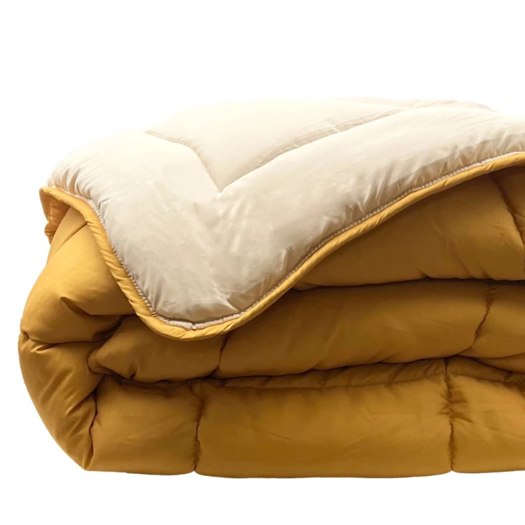 Couette légère réversible bicolore en microfibre 200 gr/m²