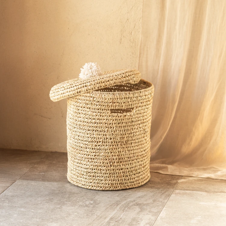 Panière a linge ajourée couvercle pompon