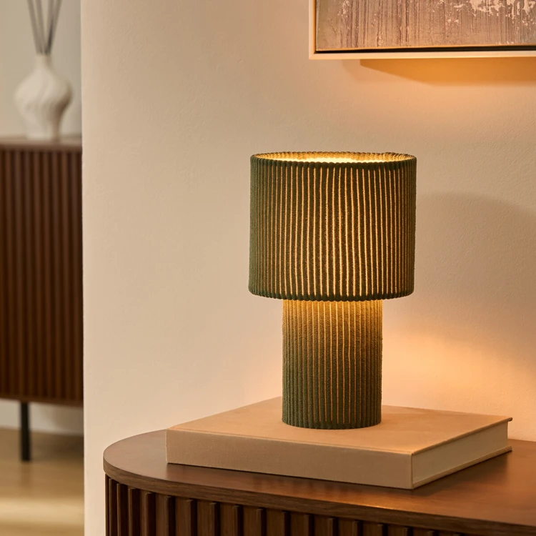 Lampe à poser côtelée en métal