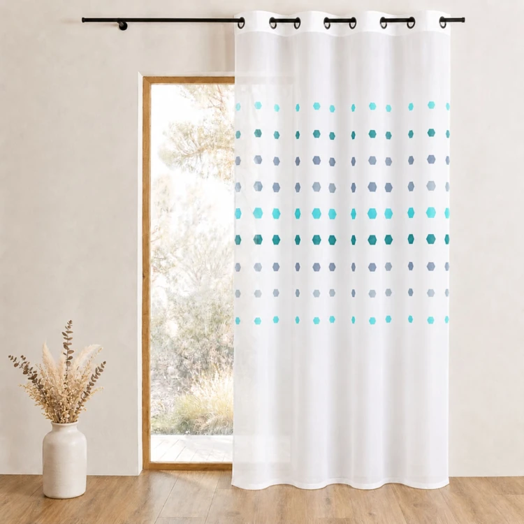 Cortina de organza com pontos geométricos