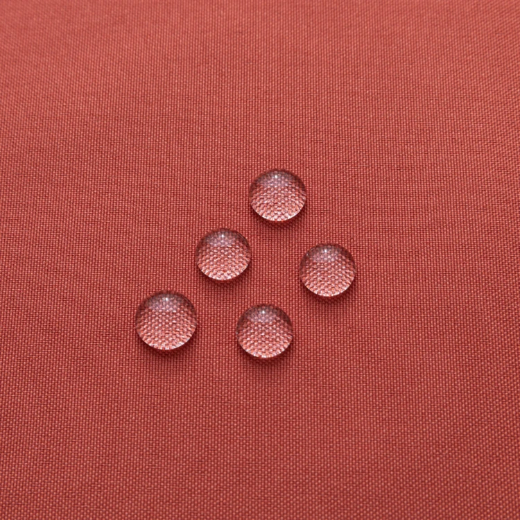 Nappe carrée et enduite antitache