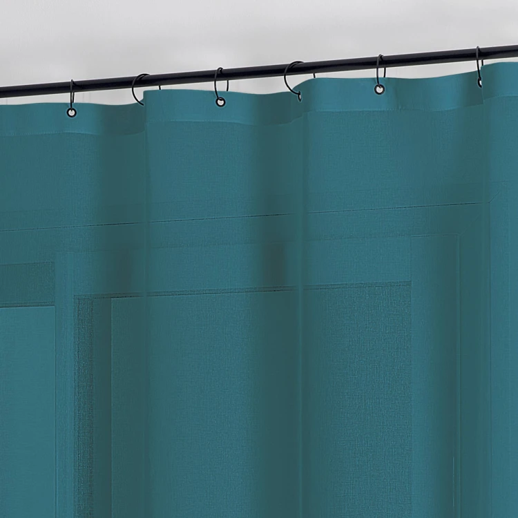 Tecido transparente com argolas pretas amovíveis