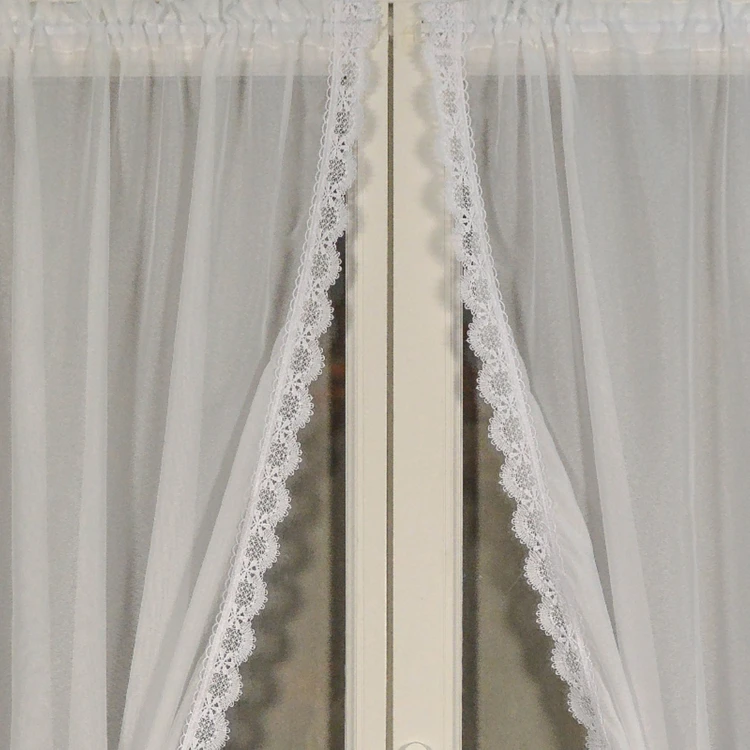 Par de cortinas de señora con ribete de macramé