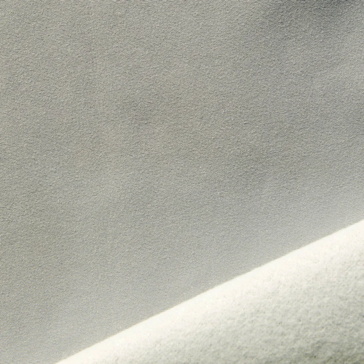 Halbverdeckender Thermovorhang mit Fleecefutter