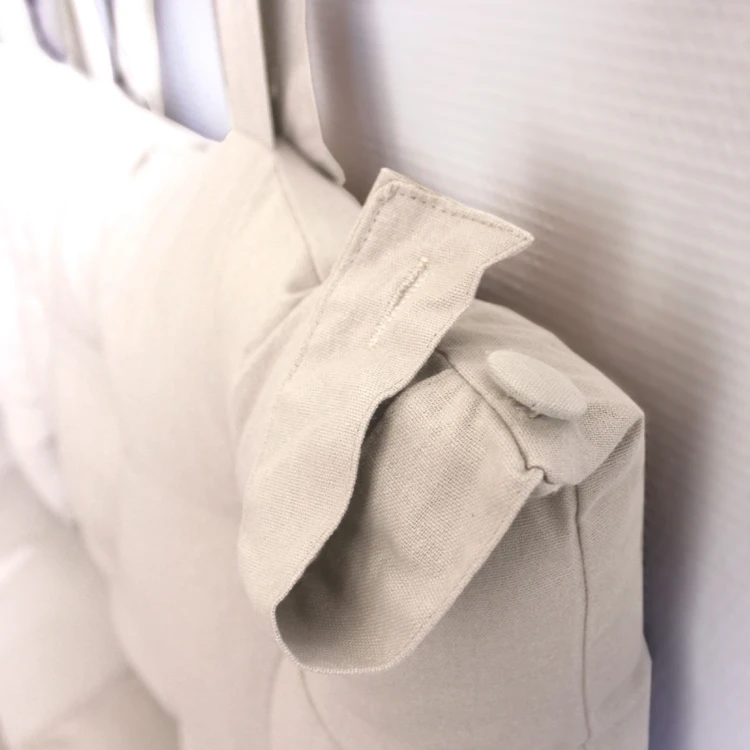 Cuscino per testiera in cotone con linguette a bottone