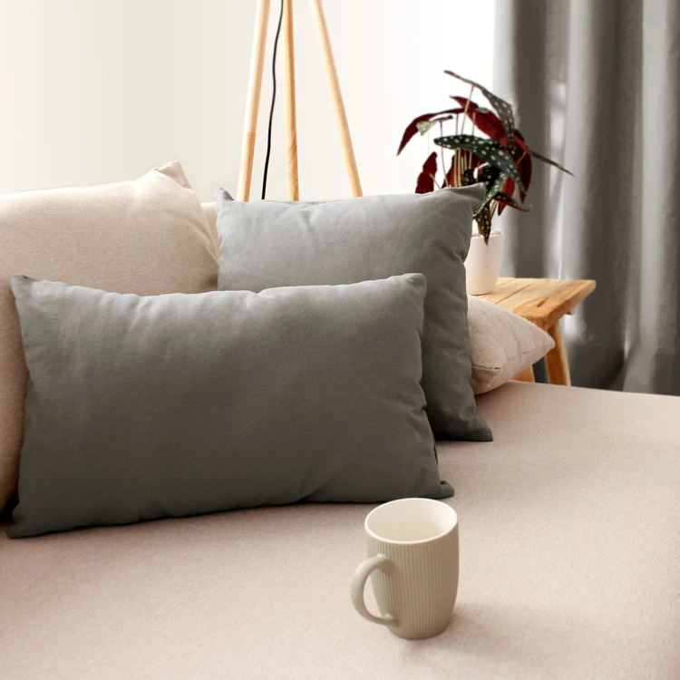 Coussin non déhoussable en coton uni