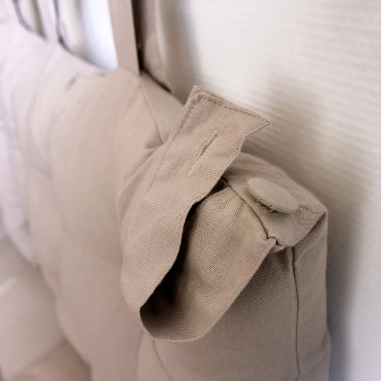 Cuscino per testiera in cotone con linguette a bottone