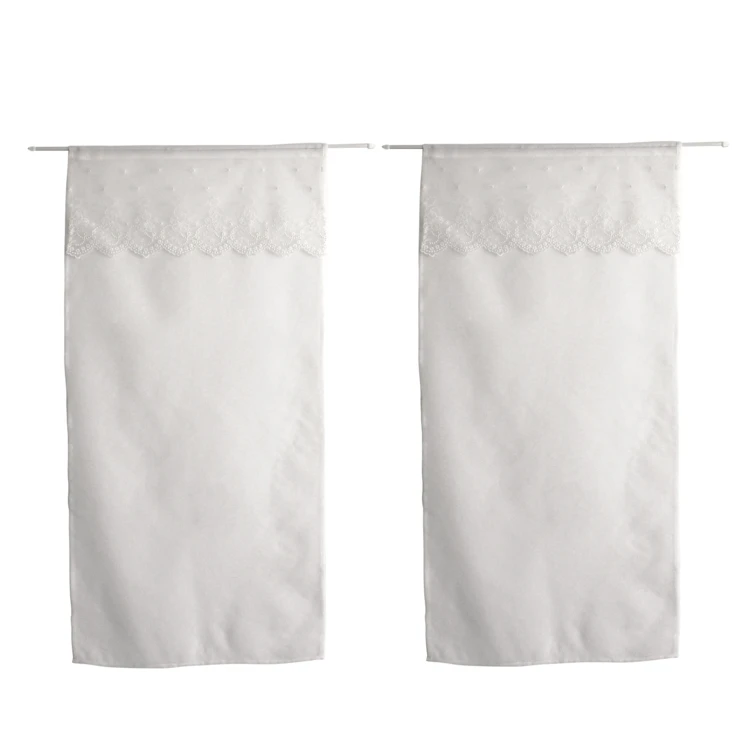 Par de cortinas pequenas com folho bordado na parte superior