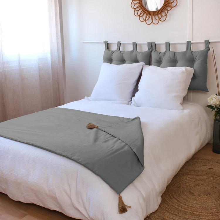 Panama-Steppdecke mit Pompons aus Jute