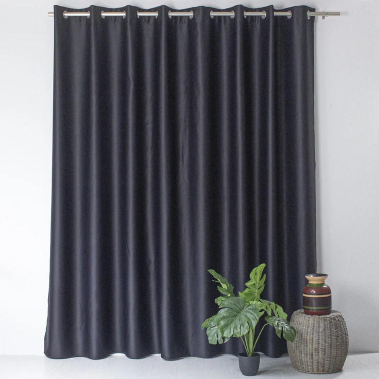 Tenda oscurante in filo nero di grande larghezza
