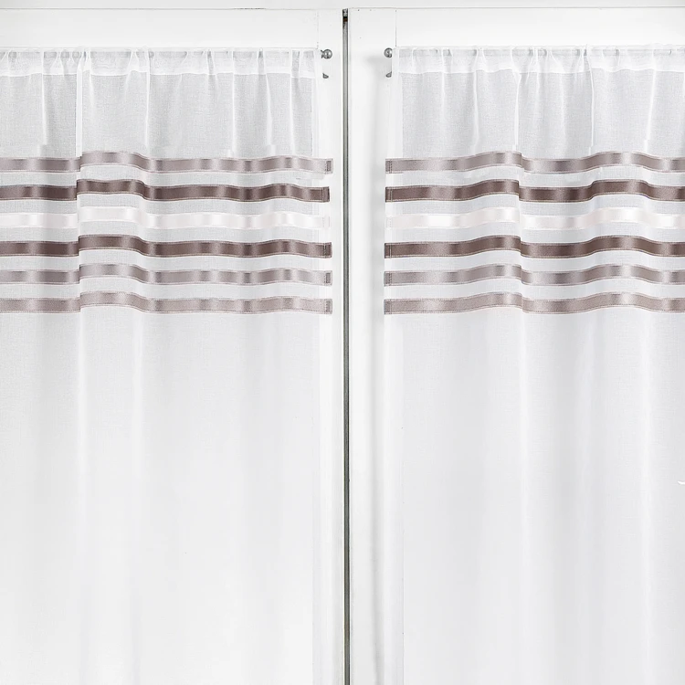 Par de cortinas de rayas horizontales