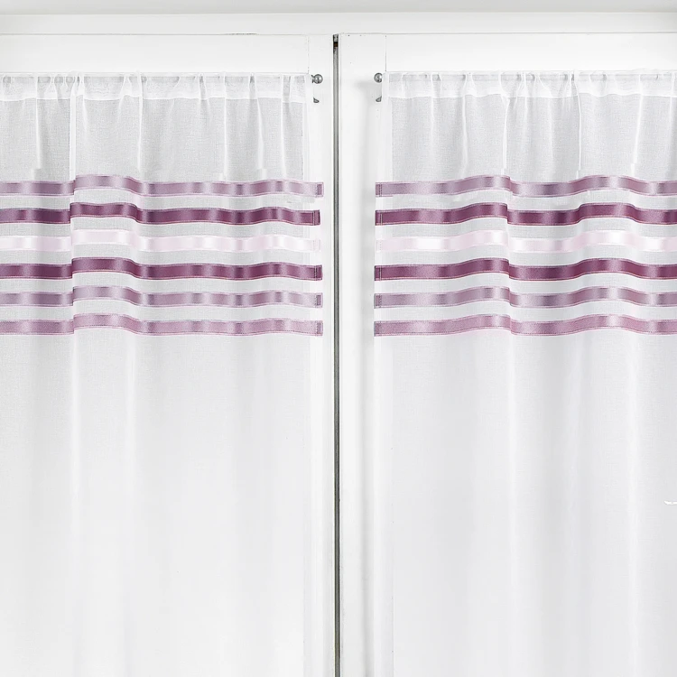 Par de cortinas de rayas horizontales
