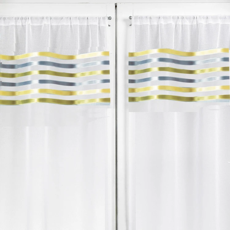 Par de cortinas de rayas horizontales