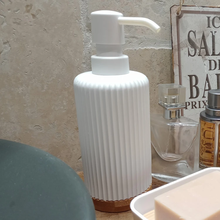 Distributore di sapone scanalato