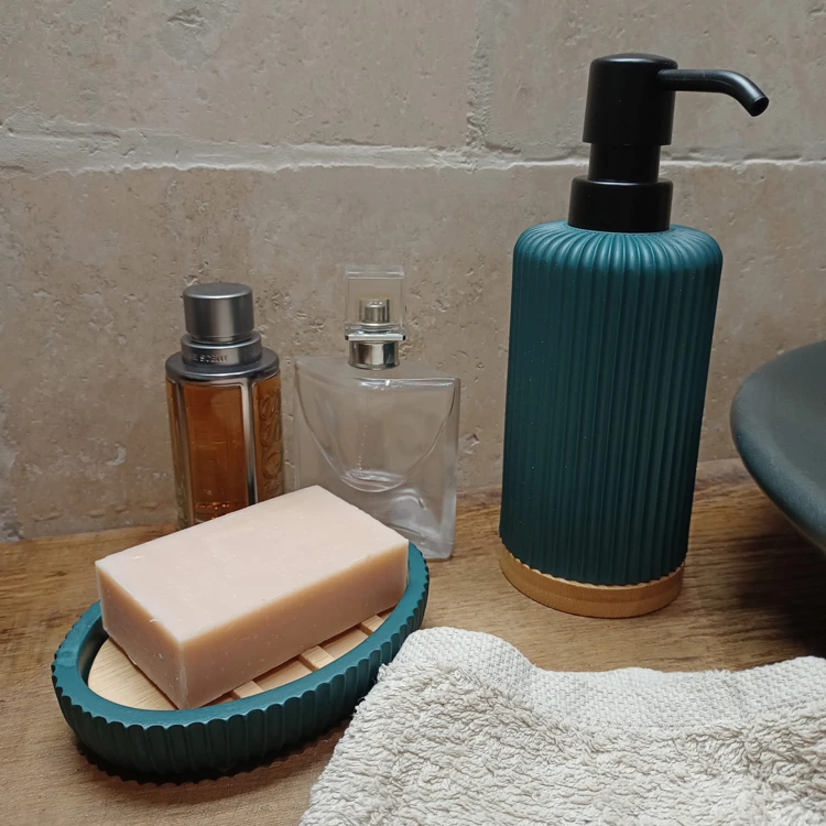 Distributore di sapone scanalato