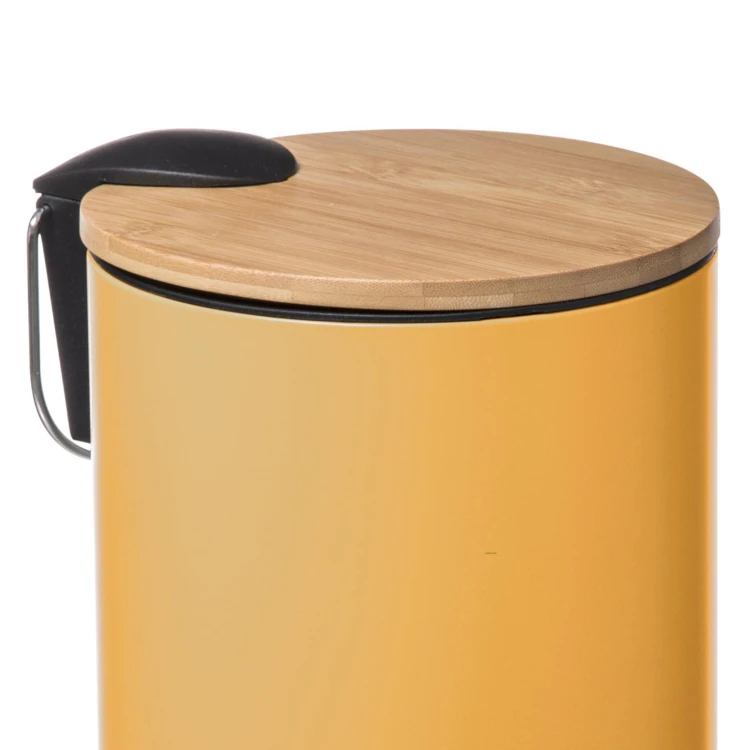 Farbiger Mülleimer mit Bambusdeckel
