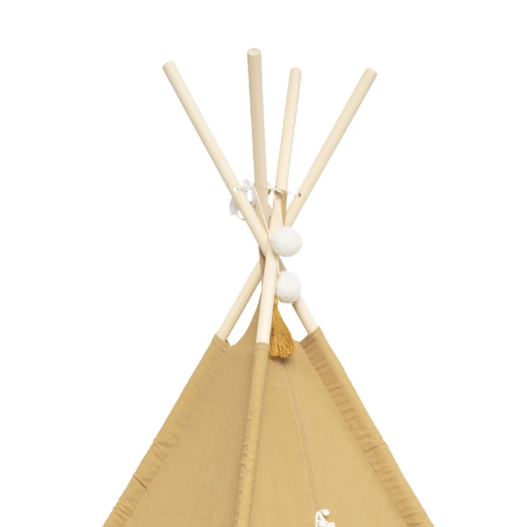Tipi mit runden Pompons