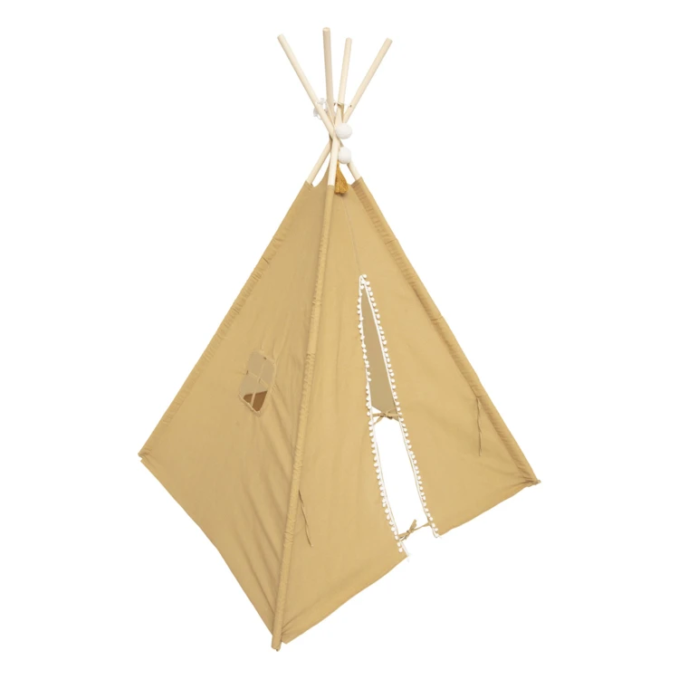 Tipi mit runden Pompons