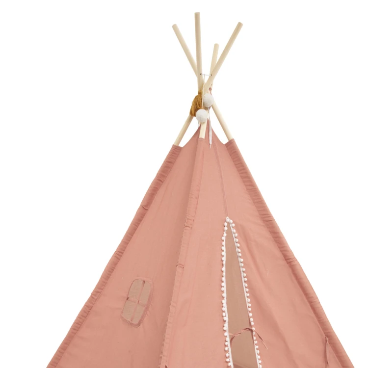 Tipi mit runden Pompons