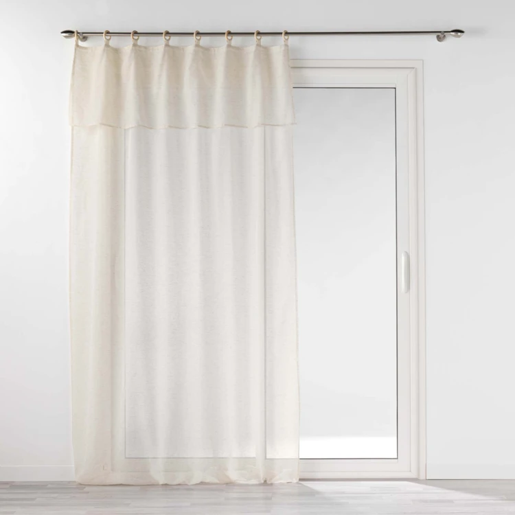 Cortinas de madeira com folhos e ilhós