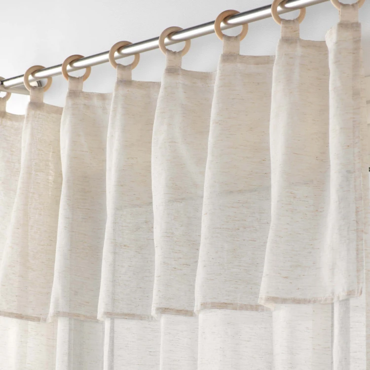 Cortinas de madeira com folhos e ilhós