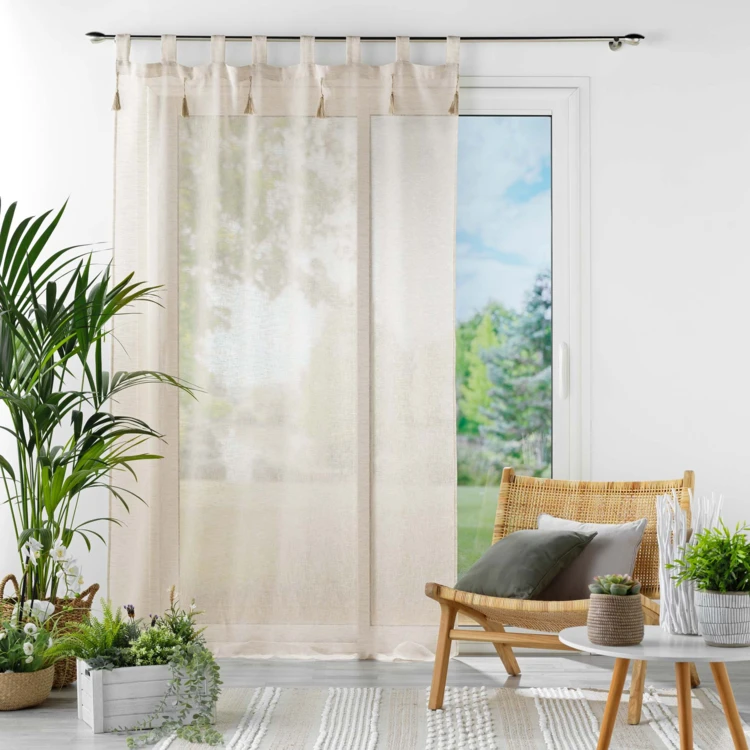 Vorhang mit Pompons in Leinenoptik